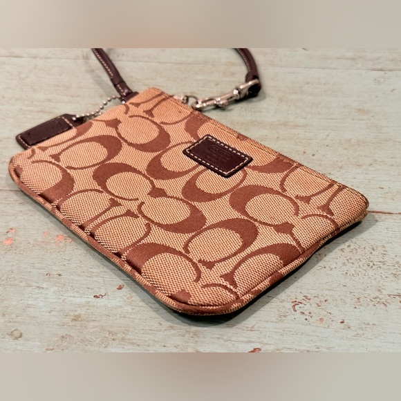Coach Tan Jacquard Signature C Wristlet Wallet - Picture 4 of 7